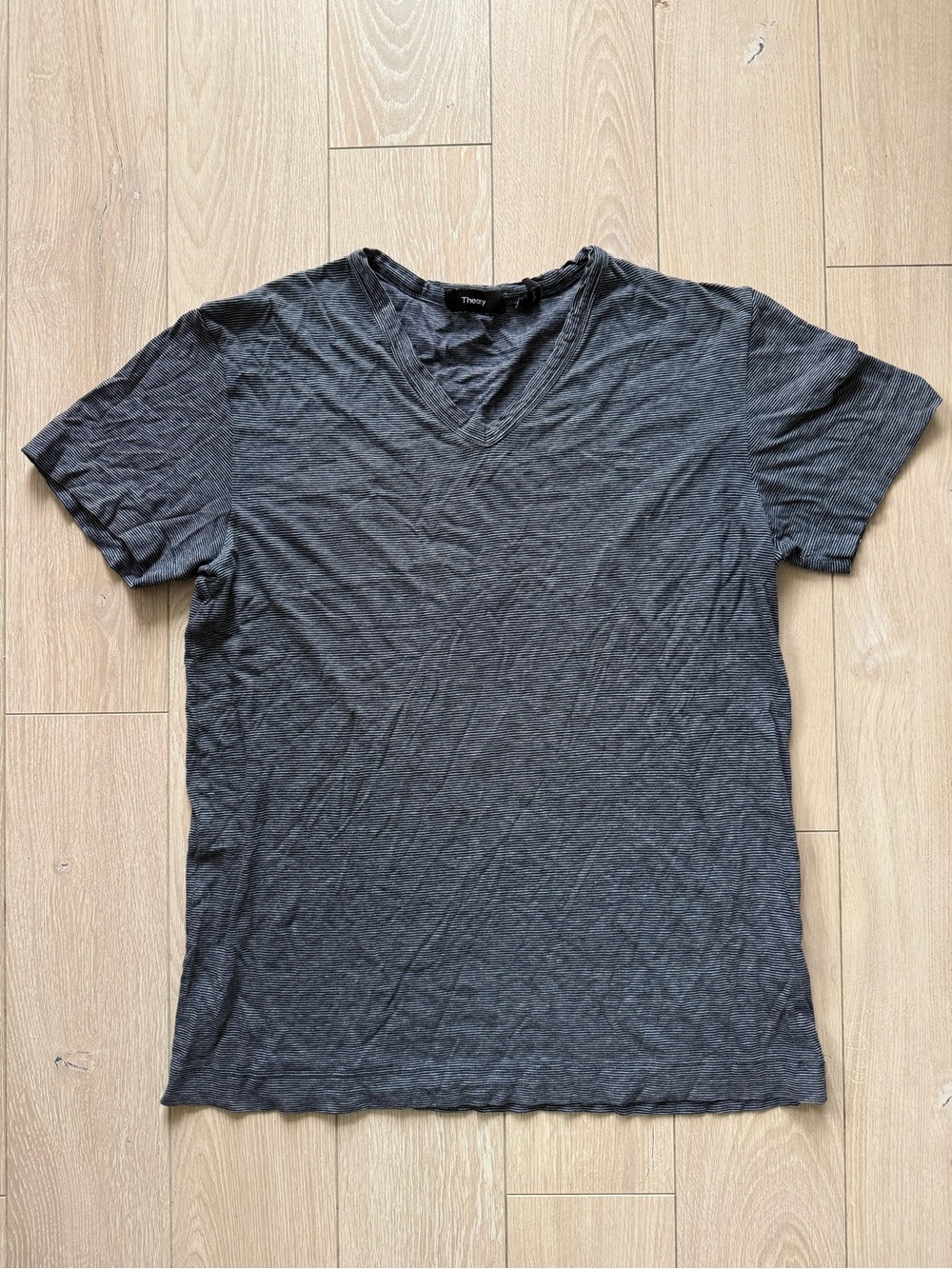 Theory Men's Gaskell Pinnate Mini Stripe V-Neck Tee Gray Size Small